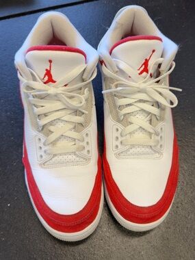 Nike White and Red Retro Basketball Sneakers